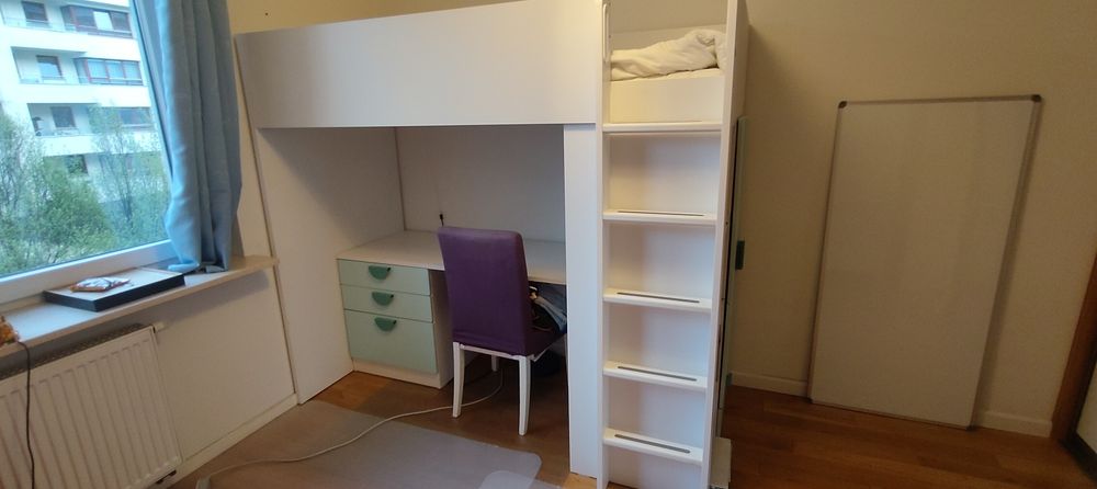 Zestaw dla dziecka (łóżko piętrowe z materacem, biurko, szafa)