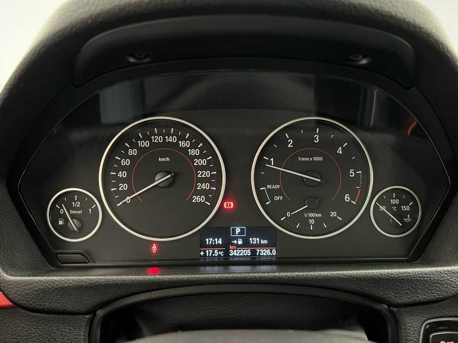 BMW 318D TOURING (AUTO)