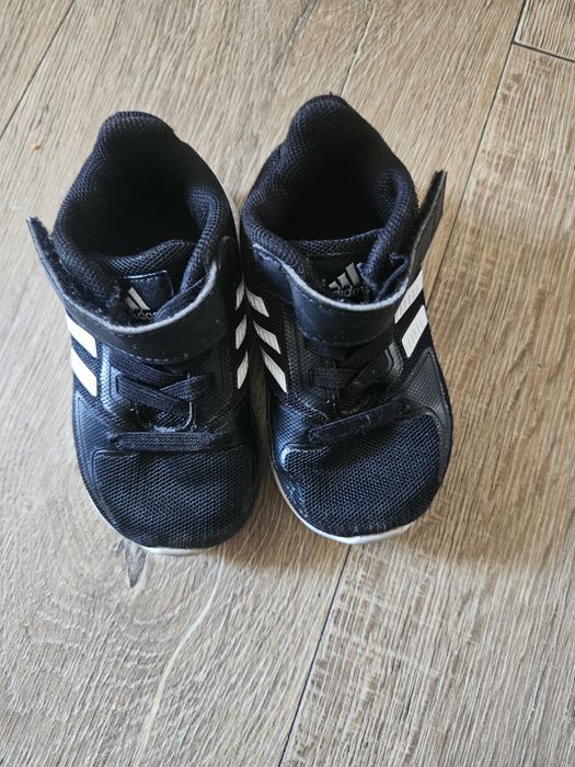 Adidasy chłopięce