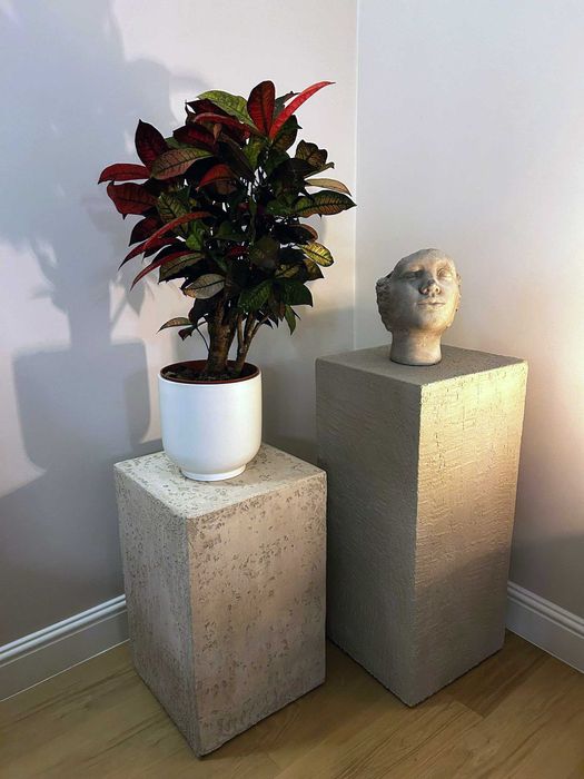 Postument, betonowa podstawa pod kwiaty 32x32x50