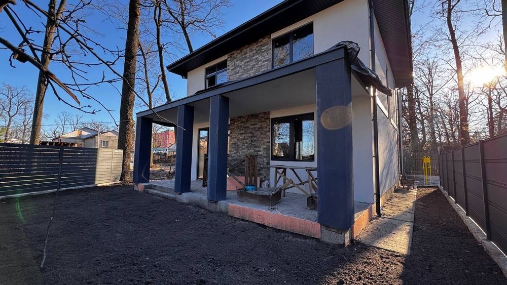 Локація: р-н Центрального парку. Будинок 120м2 на 5 сотках землі