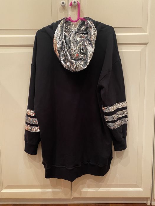 Sweat com capuz preto - Mafalda Leitão - M