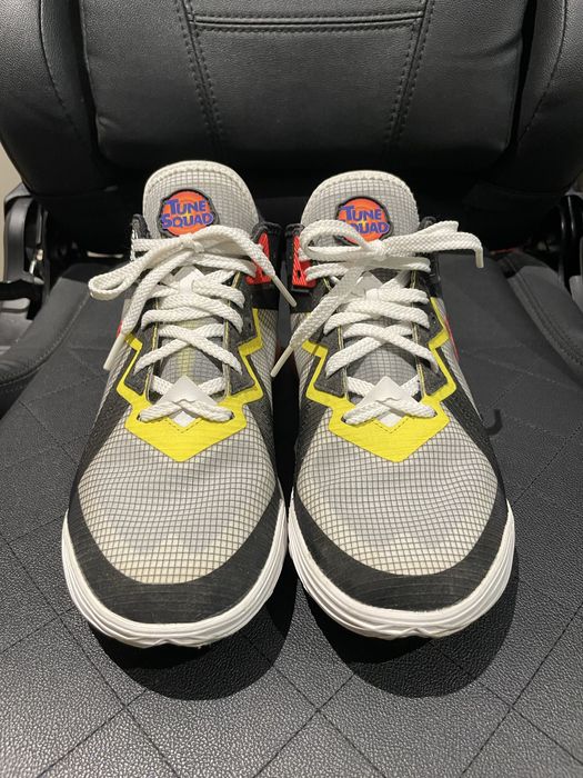 NIKE LEBRON 18 Low sylvester vs tweety
