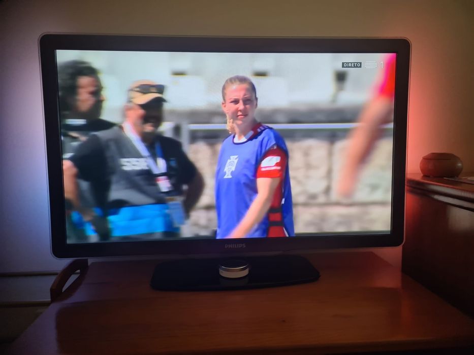 TV Philips 40’ Ambilight Otimo Estado