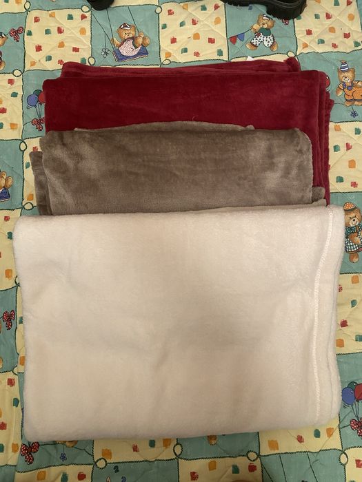 Продам пледи розміри різні