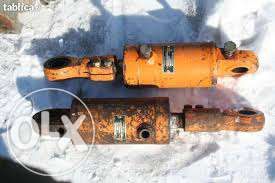 Naprawa i regeneracja pomp hydraulicznych , siłowników itd.Fucsh,Atlas