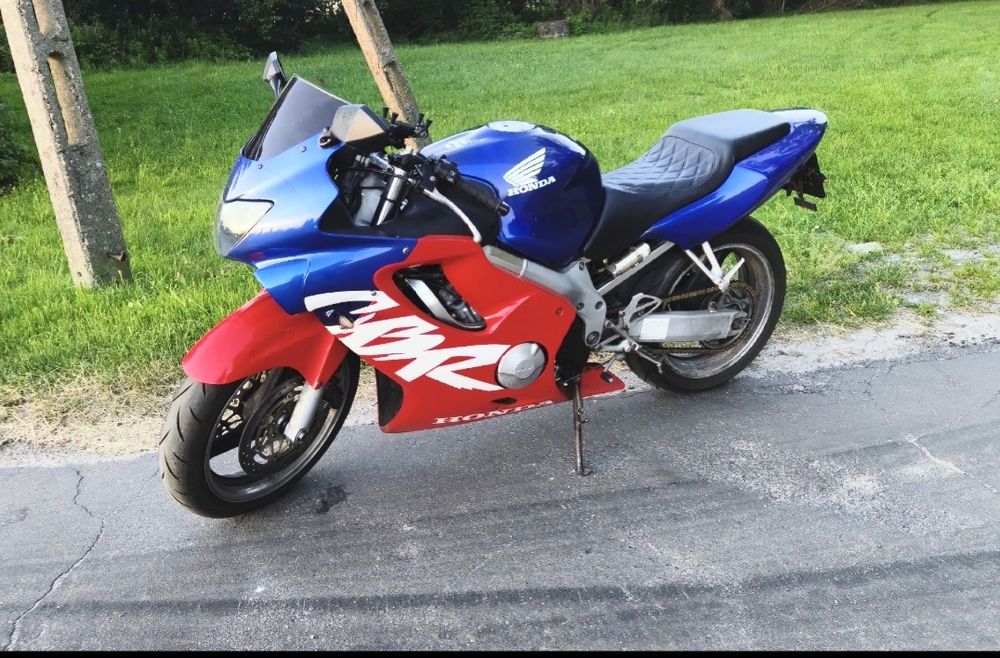 Honda  CBR 600 F4 - 2000 rok- po serwisie, gotowy do jazdy.