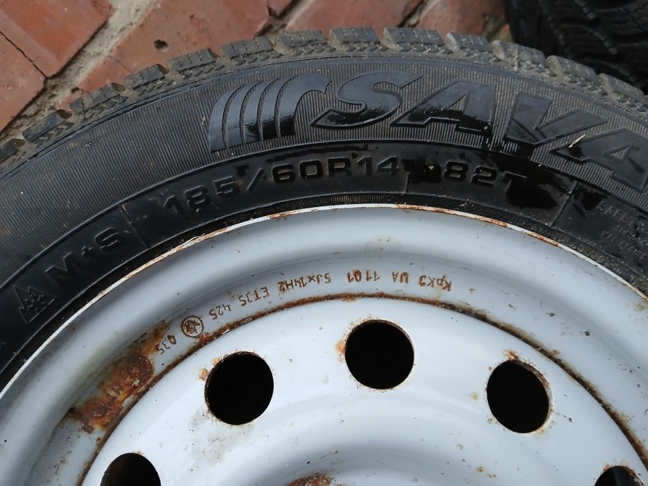 Шина для легкового автомобіля