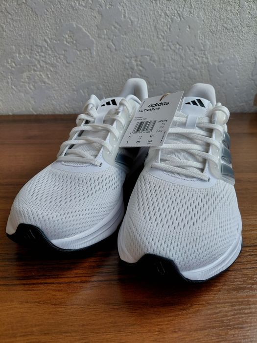 Кросівки adidas білі нові 26,5 см