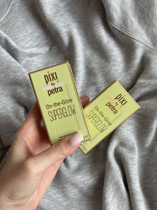 Pixi superglow rozświetlacz on the glow superglow glidedgold petaldew