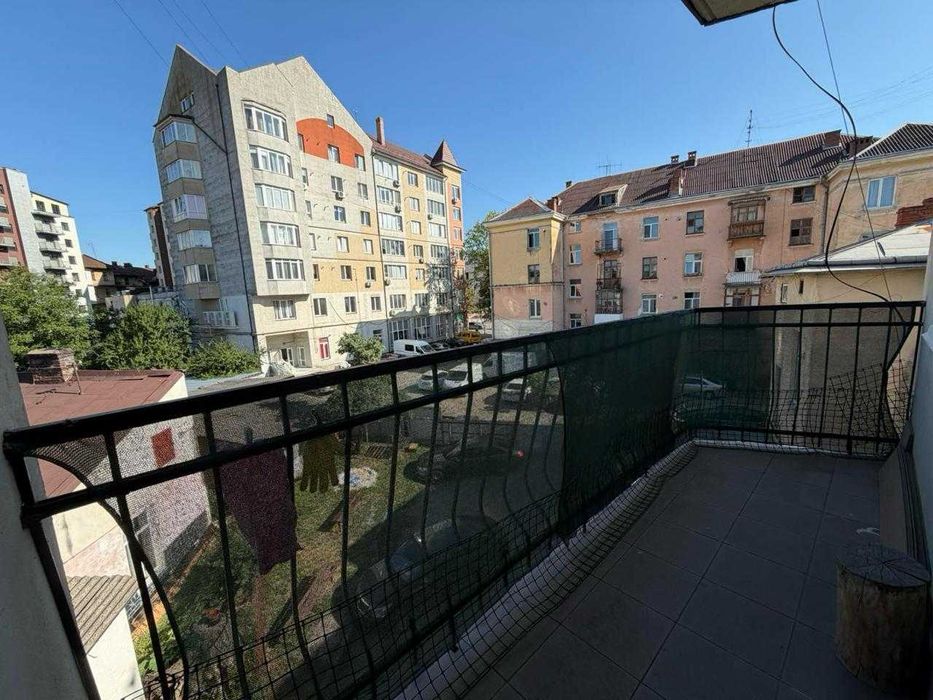 3 кімнатна в центрі навпроти 11 школи. Новобудова- 82 м². Лепкого. 3-й поверх. Євідновлення