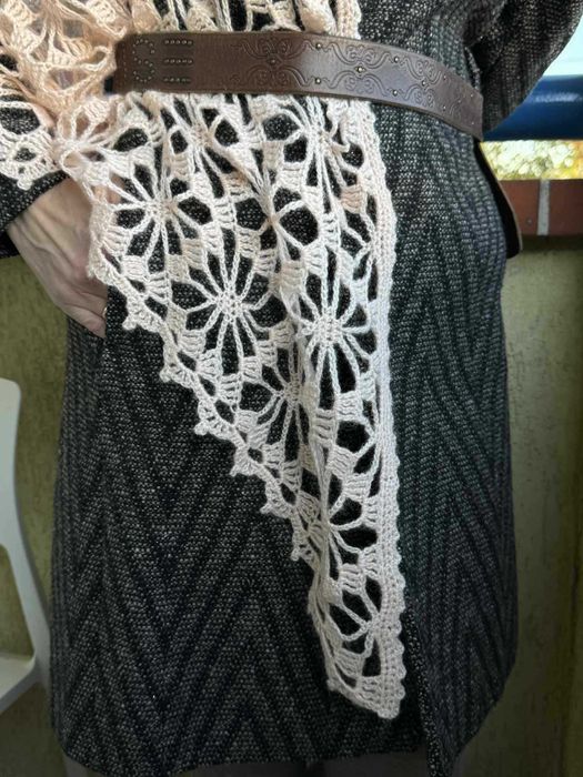 Szal w kolorze broskwiniowym