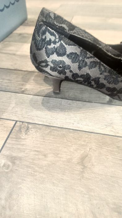Koronkowe buty rozm 39