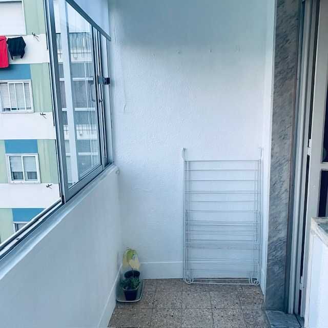 Aluga-se Quarto Agualva Cacem, para  1 pessoa comboios, autocarros , mercado a porta. Despesas tudo incluído