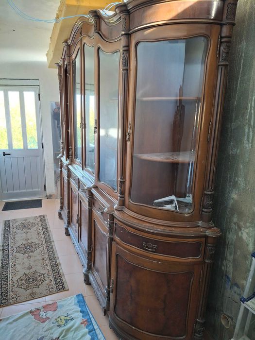 Estante vintage em bom estado