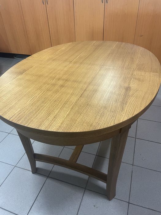 Стол гостинно столовый на 6 персон