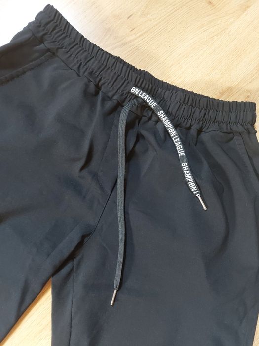 Spodnie czarne damskie r XL w gumkę matetiałowe