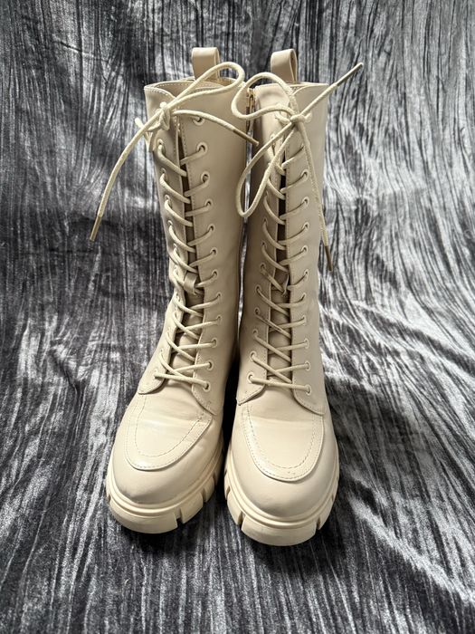 Kozaki beżowe DeeZee 37