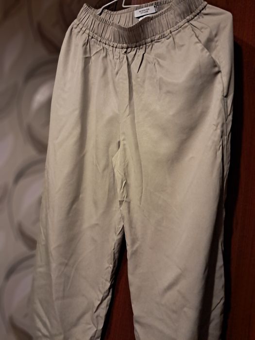 damskie szerokie spodnie letnie reserved