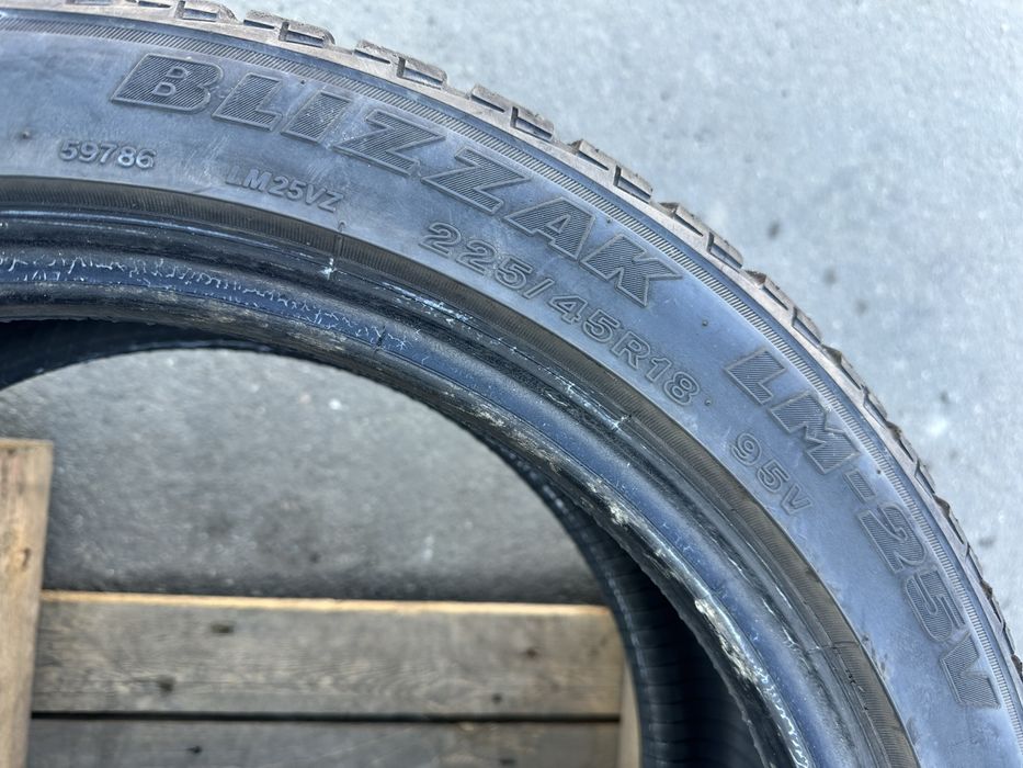 Шини 225 45 18 95V Bridgestone Blizzak LM-25V пара