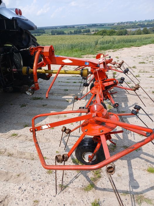 Przetrząsarka karuzelowa kuhn