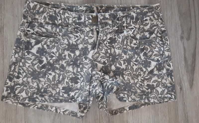 Wzorzyste szorty z niskim stanem Esmara/Lidl, rozm. 36