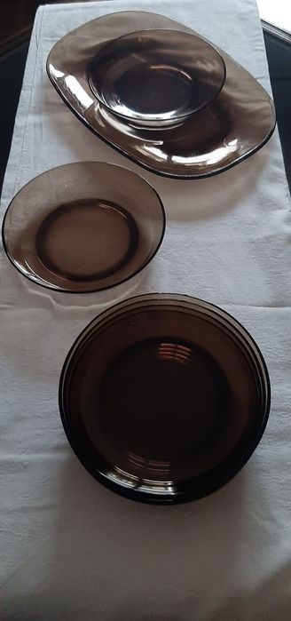 Conjunto de pratos e travessa pirex