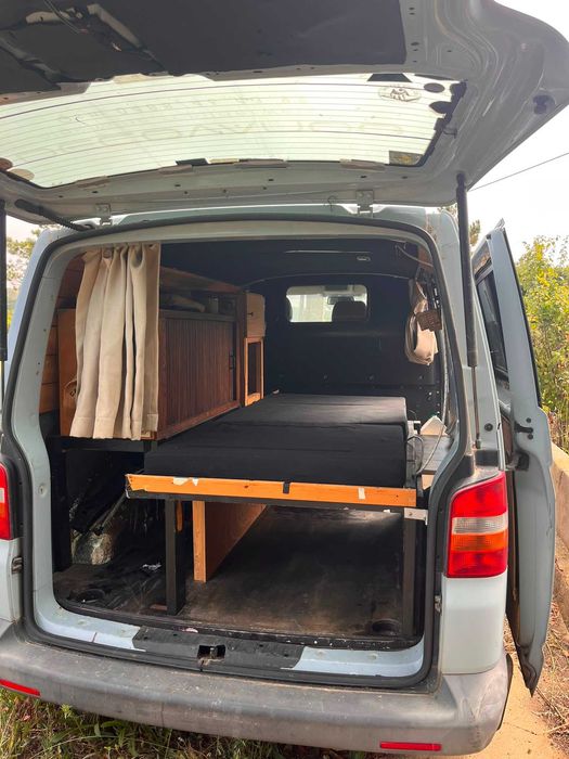 Volkswagen T5 1.9 TDI 2006 – Camper Van artesanal – Sem matrícula, caixa precisa de reparação