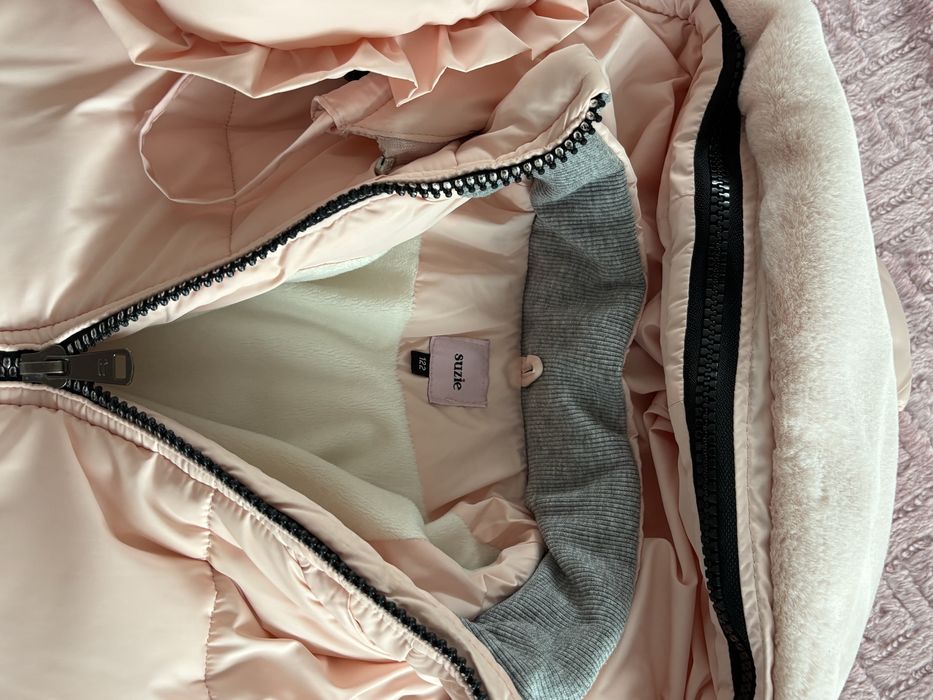 Продам курточку для дівчинки!