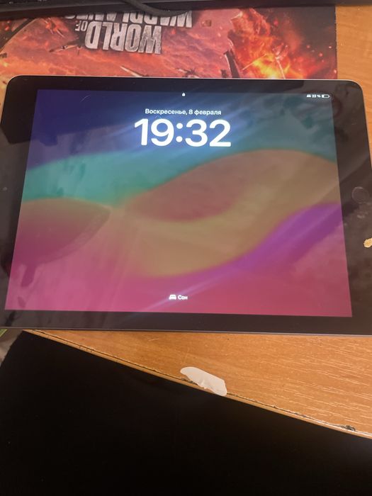 Продам айпад 6 поколения