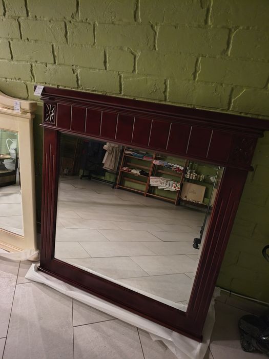 Продам комоди, годинник та дзеркала