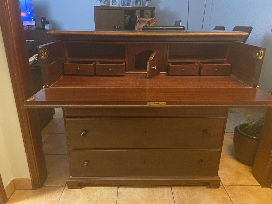 Comoda - Mogno Maciço