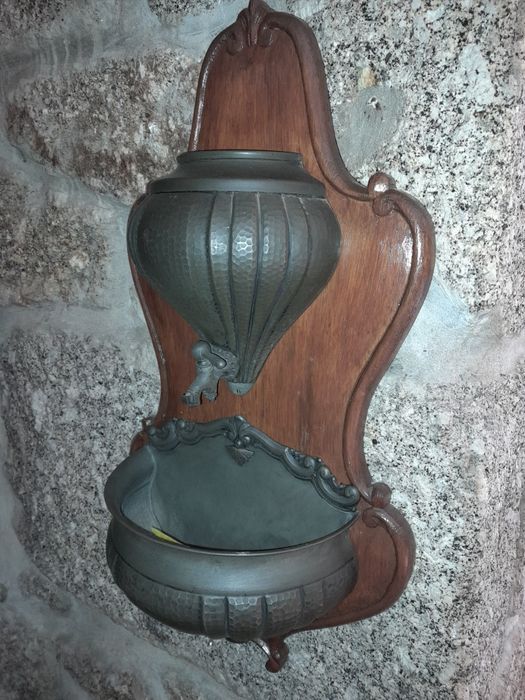 Lava mãos de parede  séc, XIX