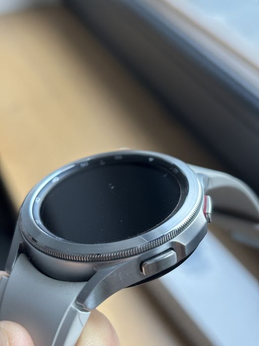 Samsung Galaxy Watch 4 Classic 46mm - Srebrny - SM-R890