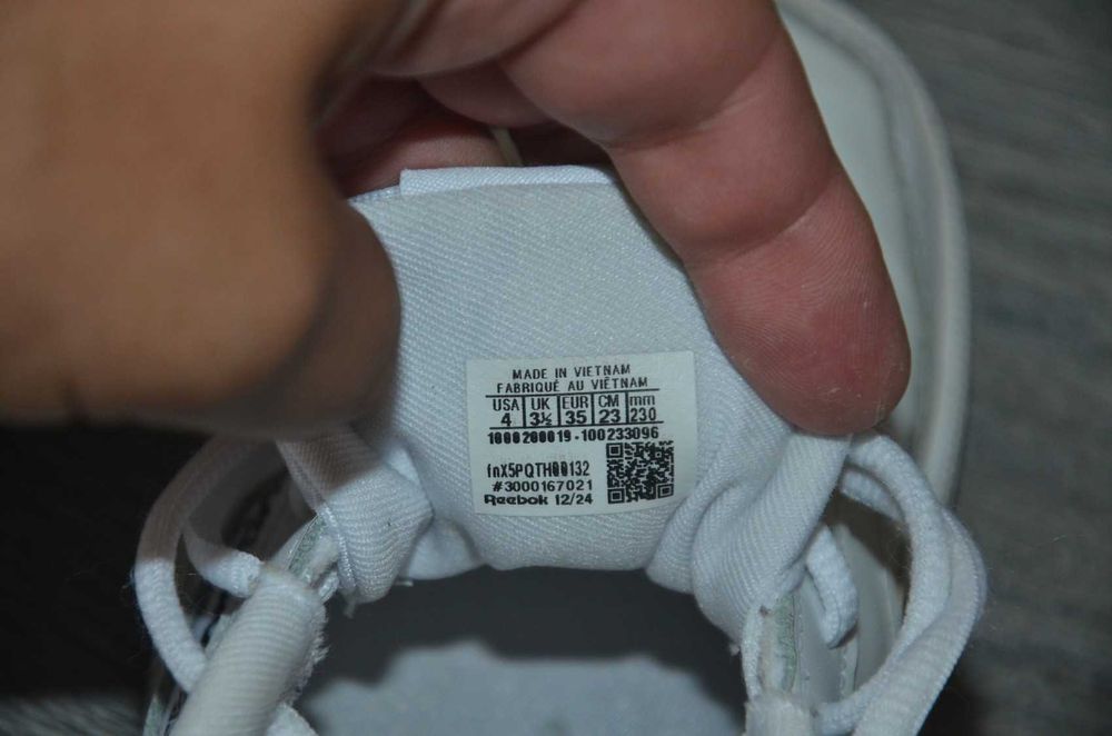 Продам кросівки Фірма Reebok.