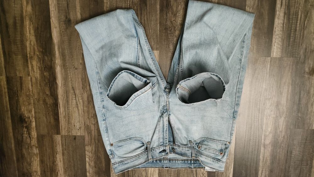 świetne spodnie LEVI'S  514  33/32  w super stanie