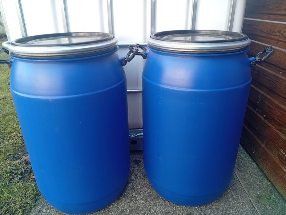 Beczki plastikowe 60-220 l