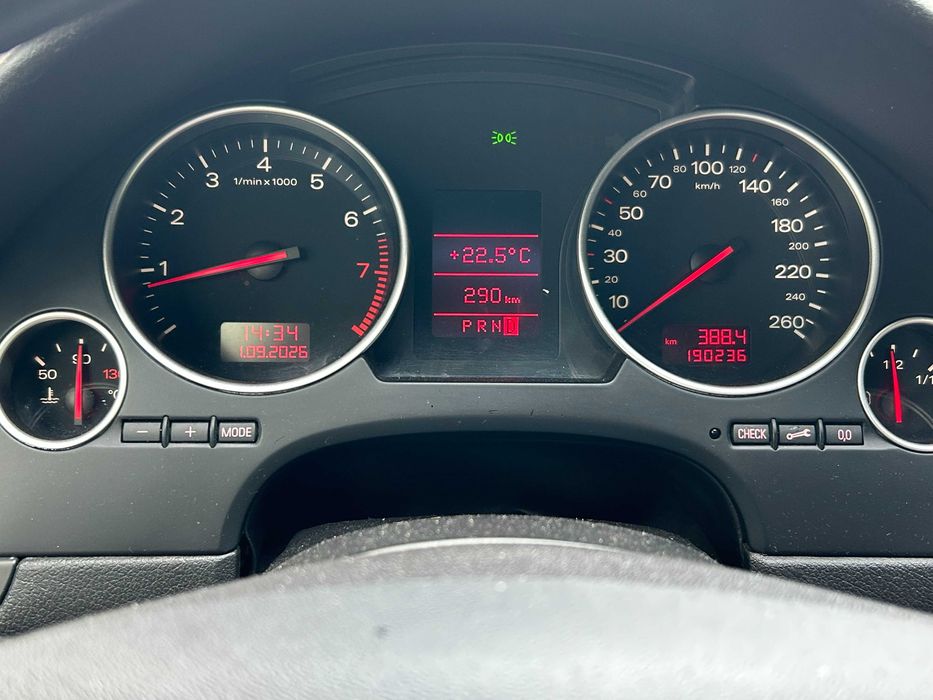 Audi A4  Cabrio  2.4 V6 170 KM