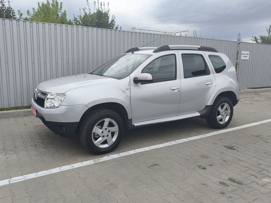 Dacia Duster 2011 1.6 бензин