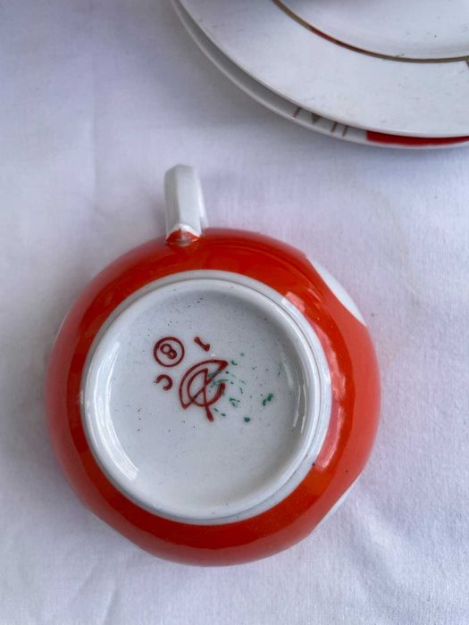 Чашки, десертні тарілки, заварник, цукорниця (Довбиш)