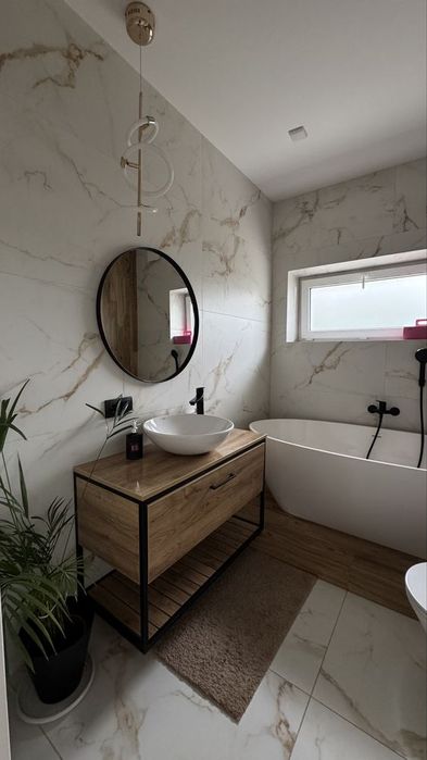 Сучасний таунхаус з ремонтом та меблями і великою ділянкою Крихівці