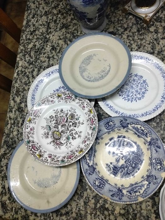 Louças diversas antigas