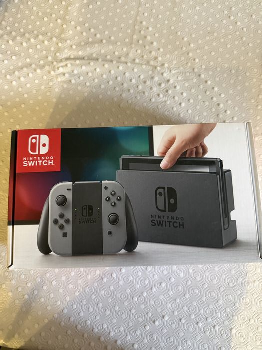 Vendo nintendo switch  e sleeve