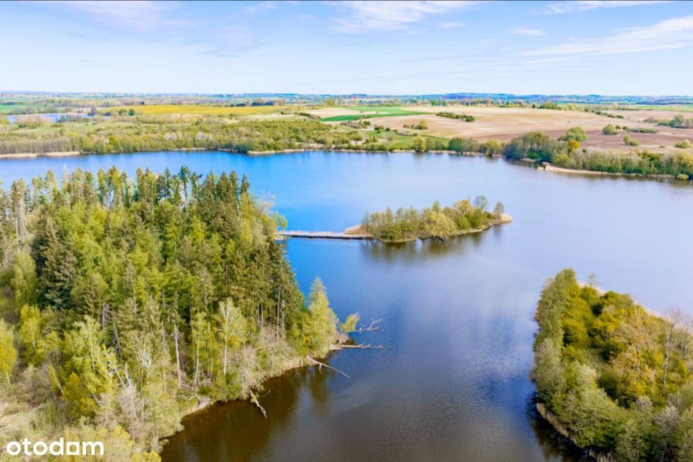 Działka budowlana z linią brzegową jeziora