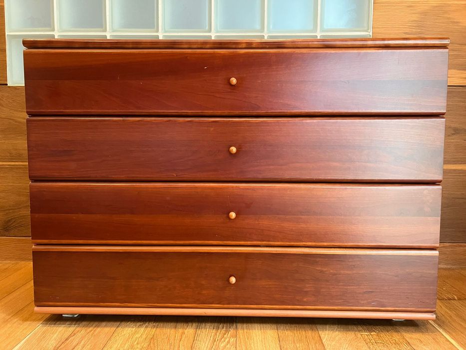 1 comoda e 2 mesinhas cabeceira