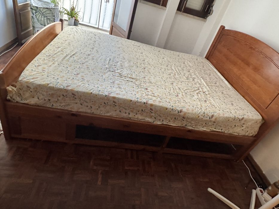 Cama de Casal com colchão 1,95/1,40