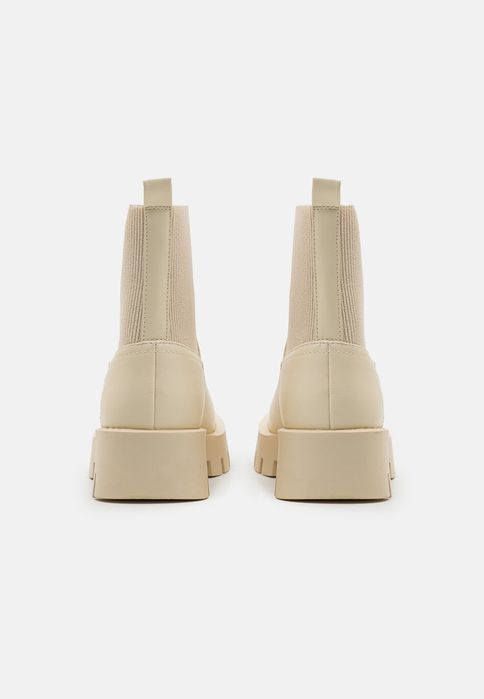 Botki na platformie Even&Odd 41