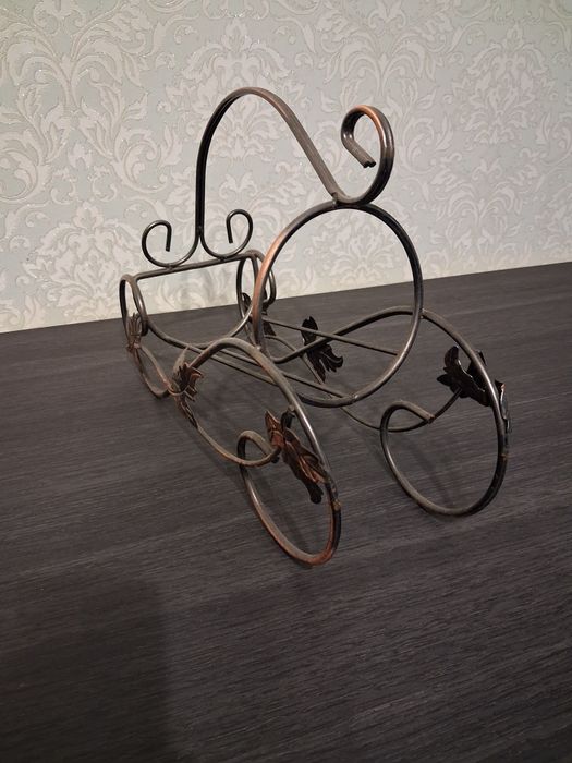 Продам кованую подставку