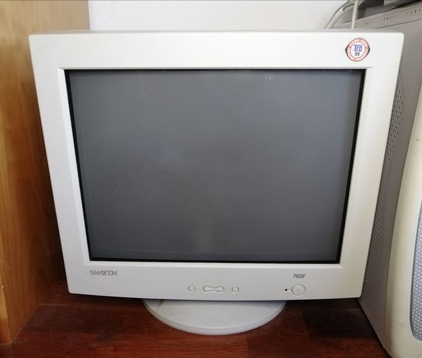 Computador torre Windows XP