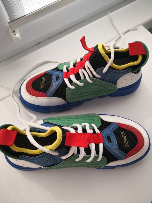 Кросівки яскраві 36 23см ідеал стан